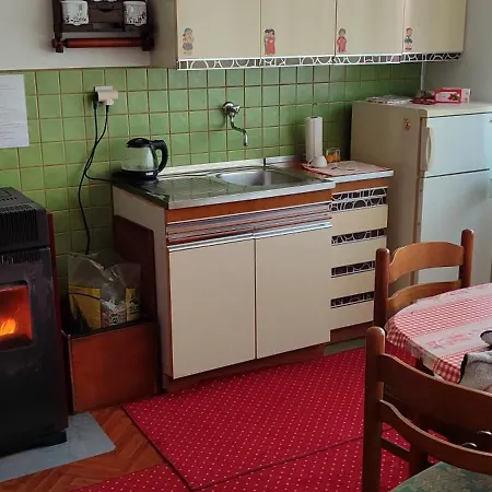 Station Apartment *